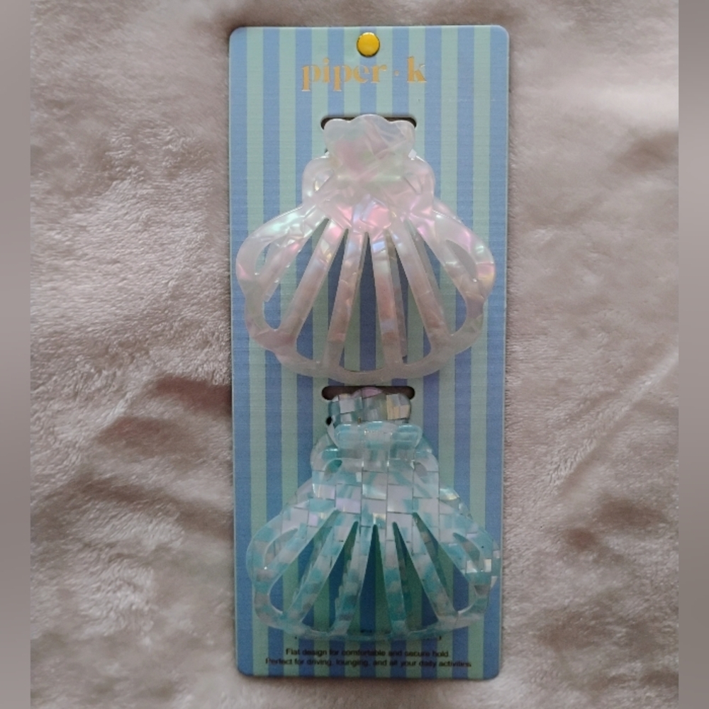 piper.k • SET OF 2 LARGE Sea Shell Hair Claw Clips - Iridescent White & Blue 🆕